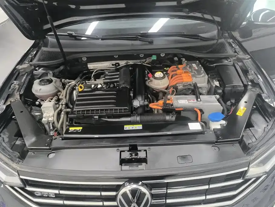 Volkswagen Magotan GTE PHEV 2023 из CN, фото 9