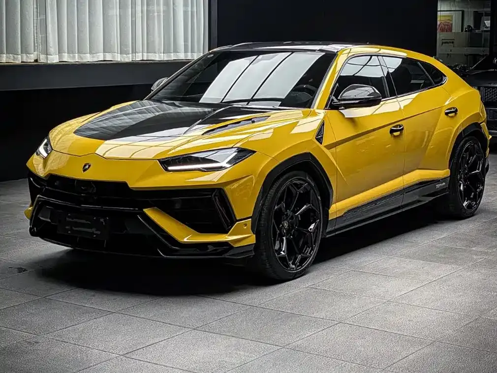 Lamborghini Urus — фото 1