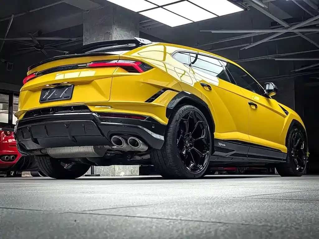 Lamborghini Urus — фото 10