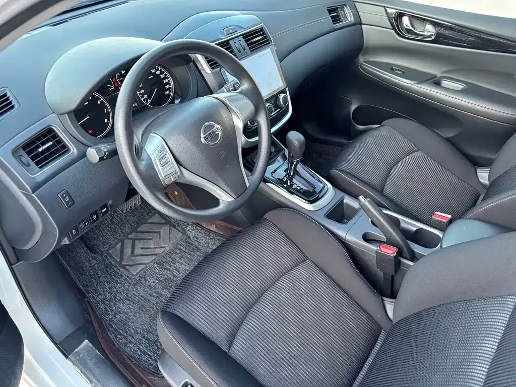 Nissan Tiida 2024 из CN, фото 10