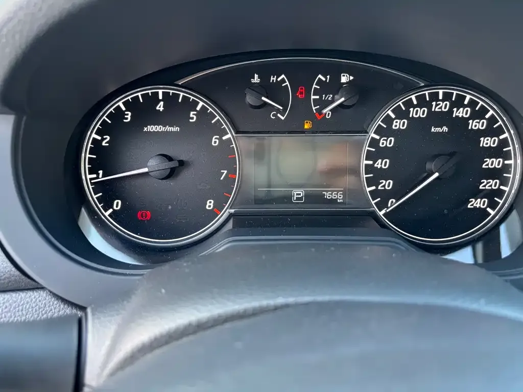 Nissan Tiida 2024 из CN, фото 2