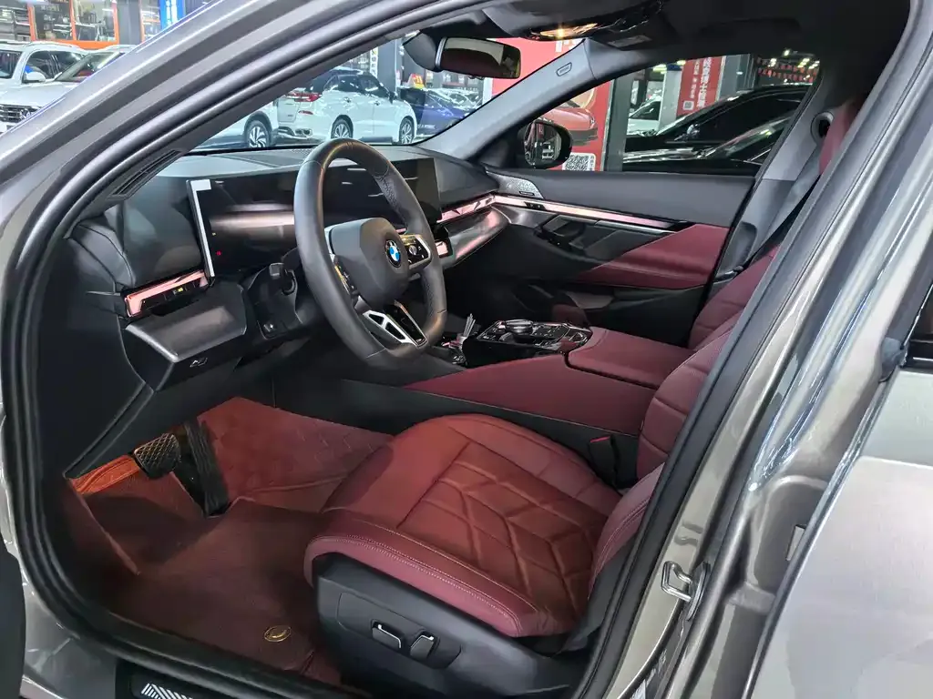 BMW 5 Series — фото 10