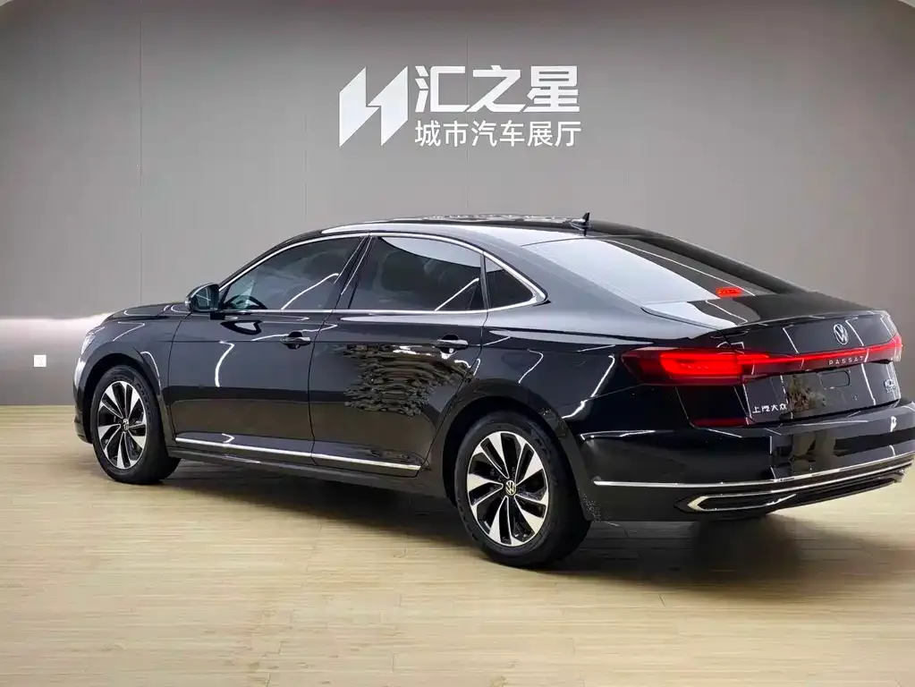 Volkswagen Passat — фото 8