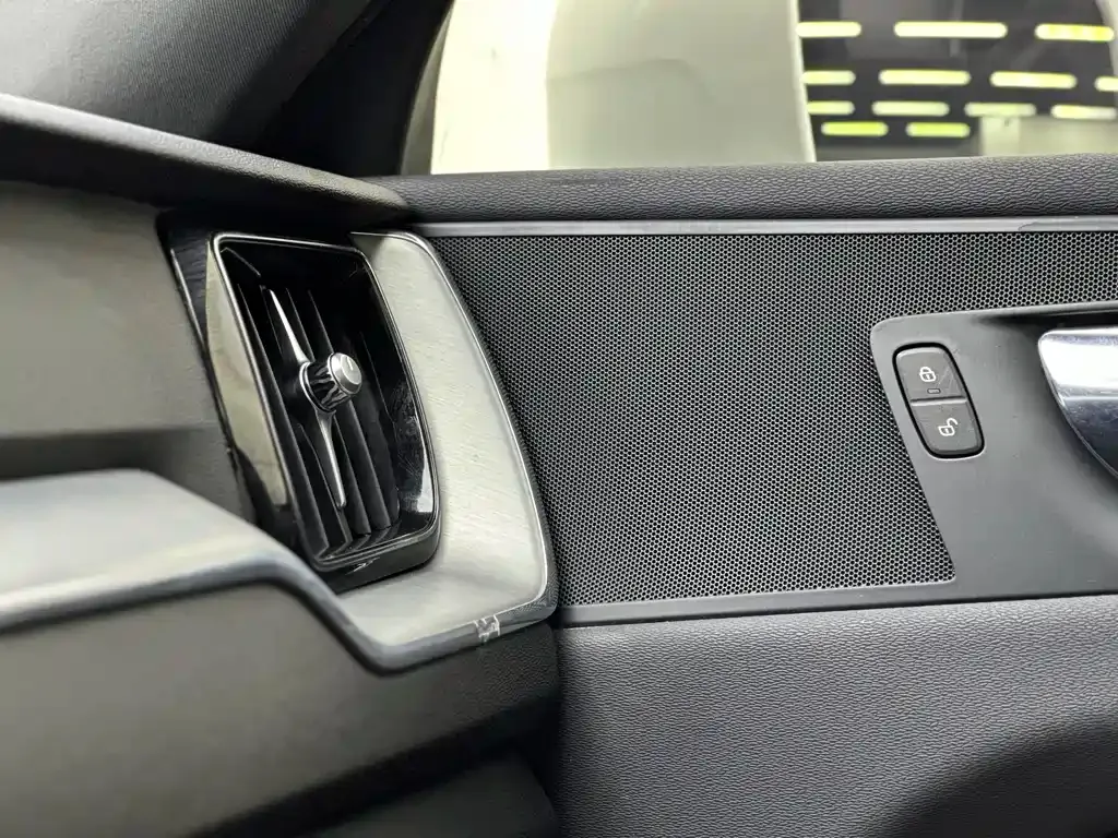 Volvo XC60 2021 из CN, фото 10
