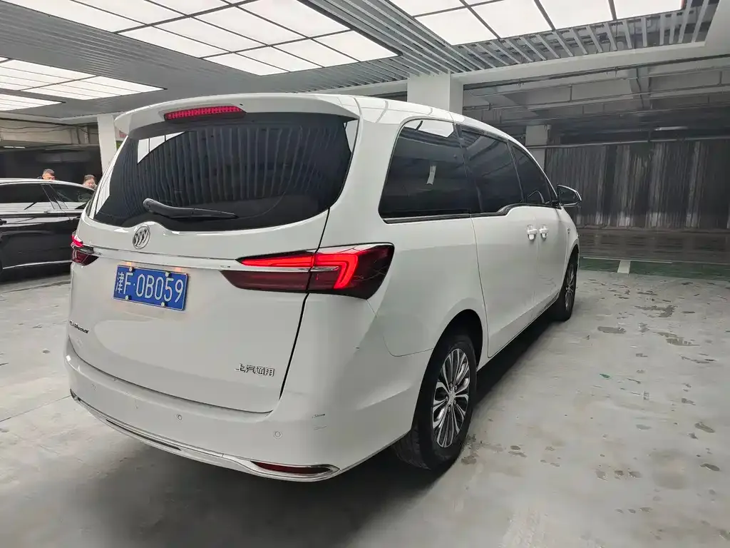 Buick GL8 2022 из CN, фото 5
