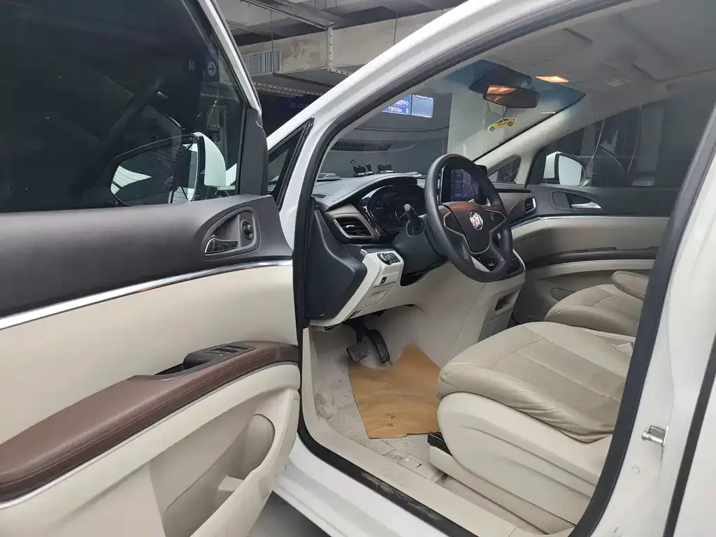 Buick GL8 2022 из CN, фото 10
