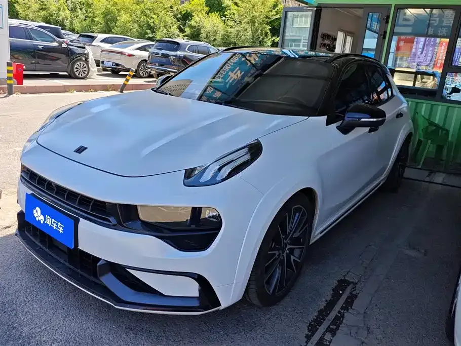 Lynk & Co 02 Hatchback