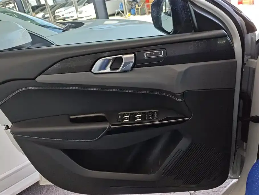 Lynk & Co 02 Hatchback 2022 из CN, фото 4