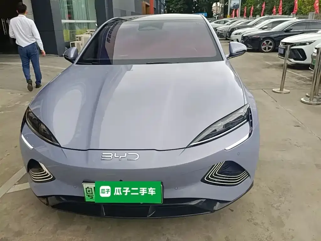 BYD Seal — фото 3