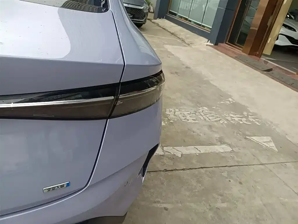 BYD Seal — фото 9