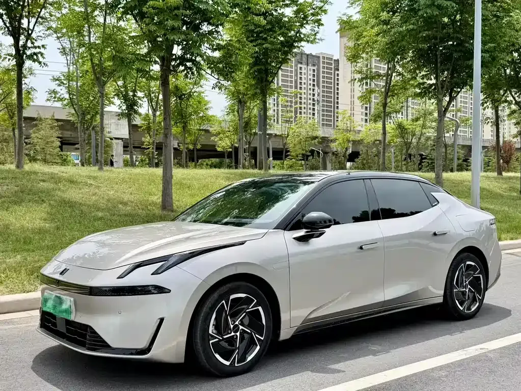 Lynk & Co 07 EM-P