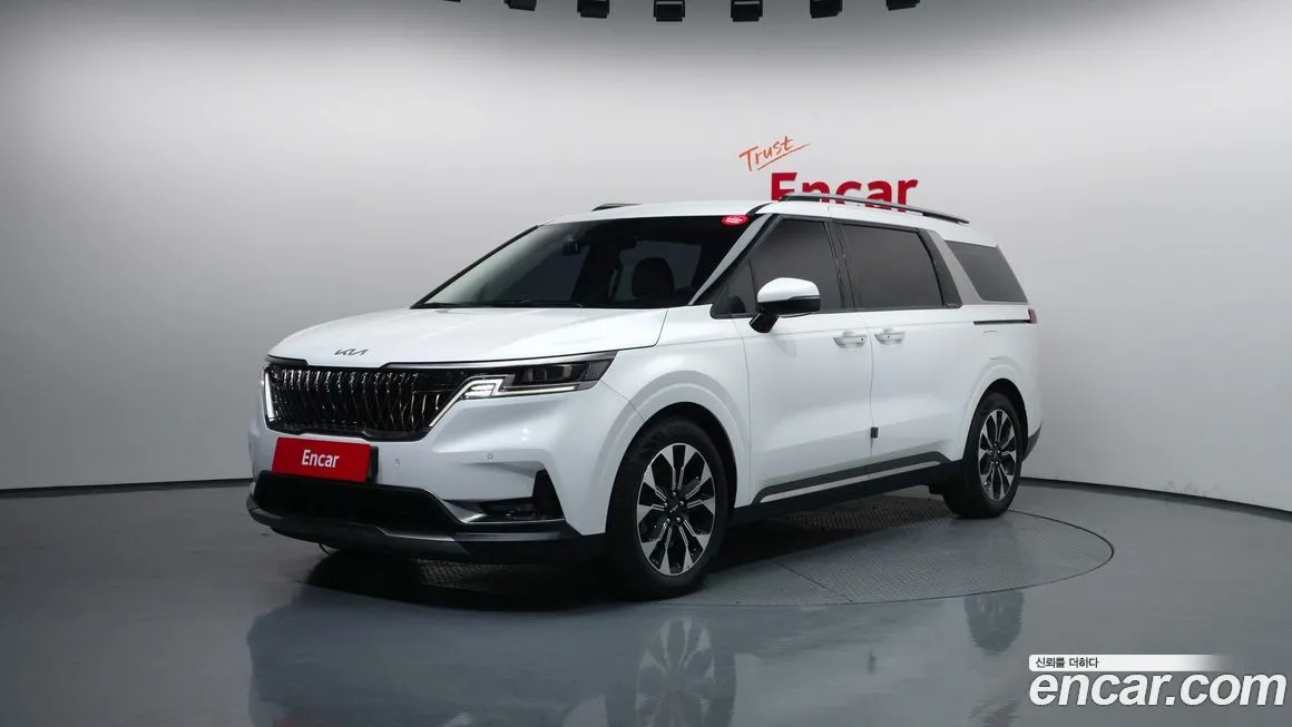 Kia Carnival — фото 1