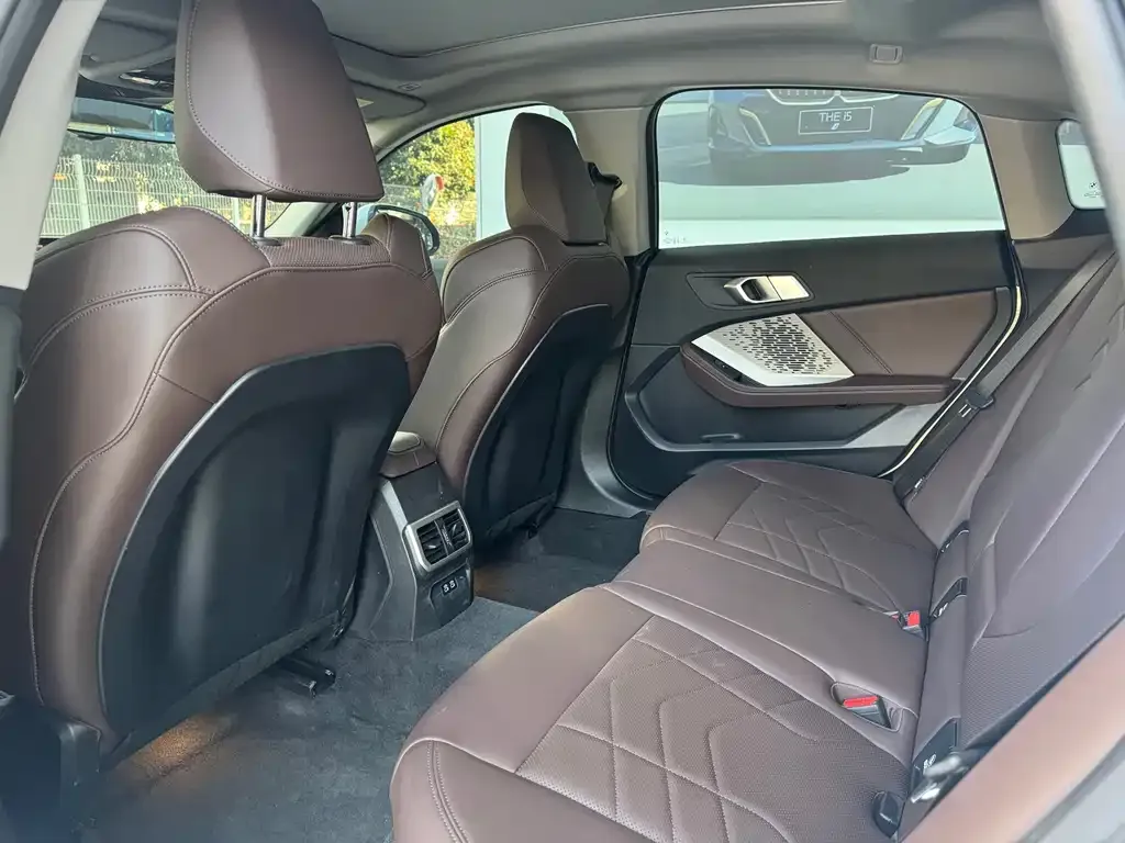 BMW 2 Series 2025 из CN, фото 4