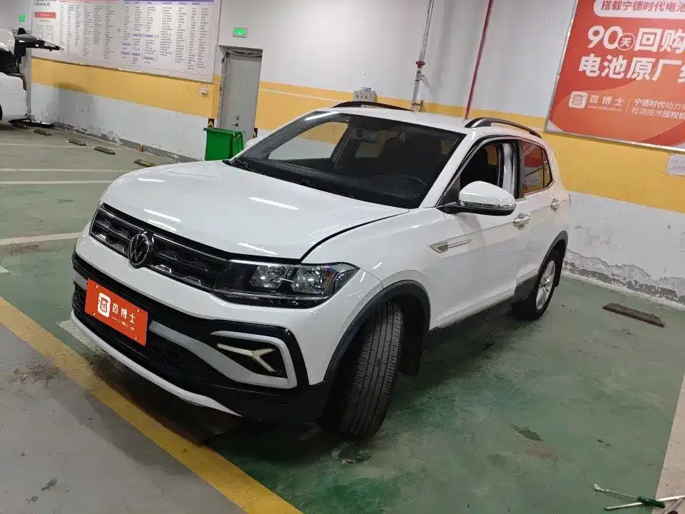 Volkswagen T-Cross — фото 1