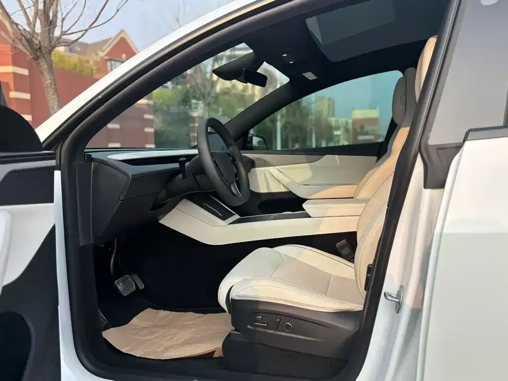 Tesla Model Y L 2025 из CN, фото 4