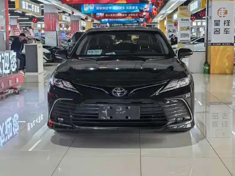 Toyota Camry — фото 9