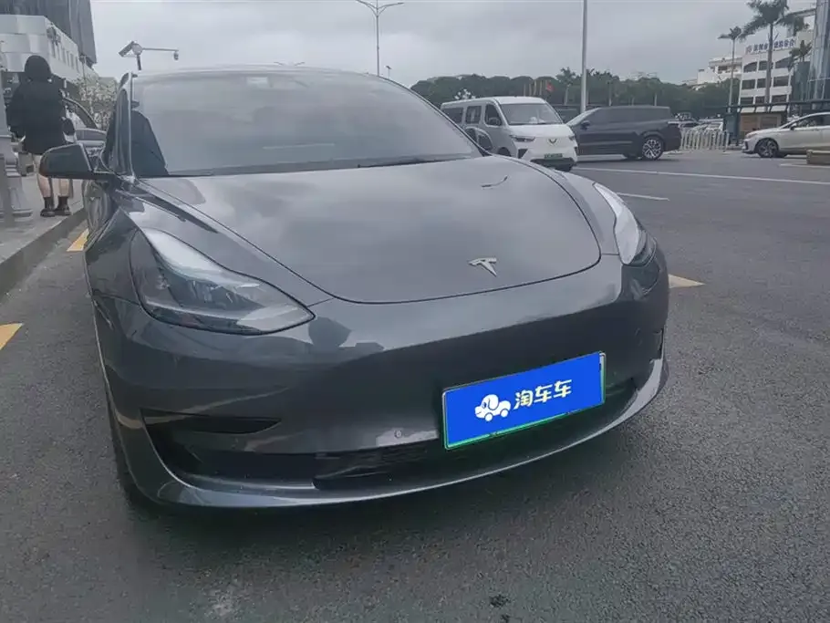 Tesla Model 3 — фото 1