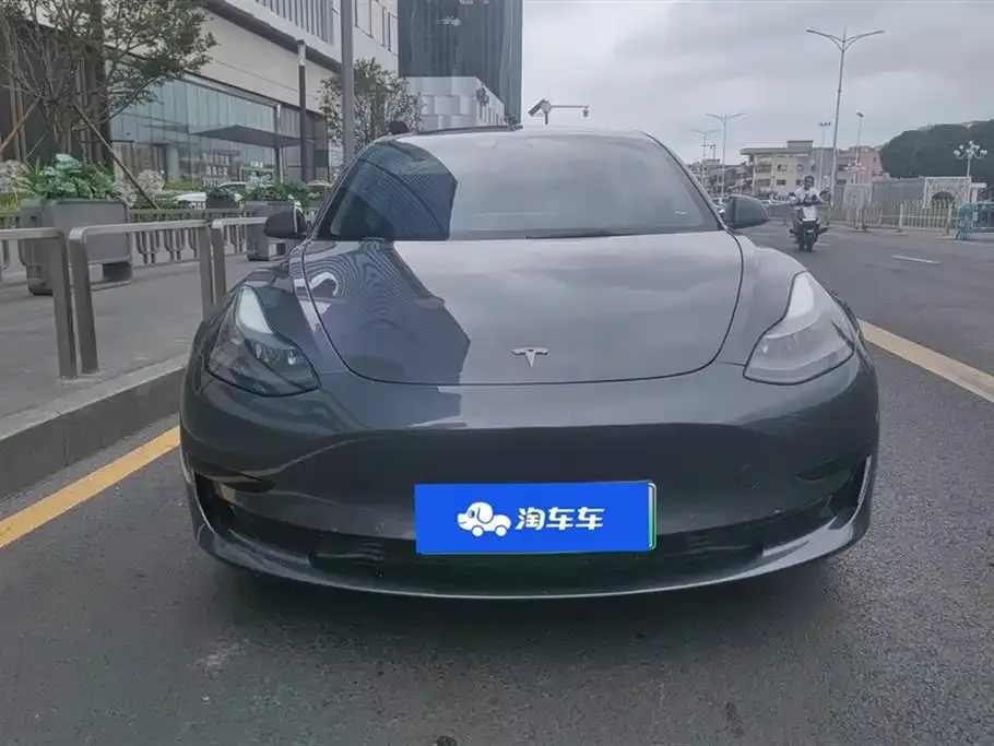 Tesla Model 3 — фото 9