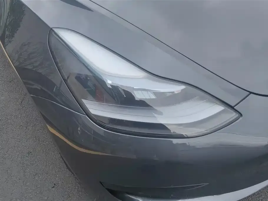 Tesla Model 3 — фото 4