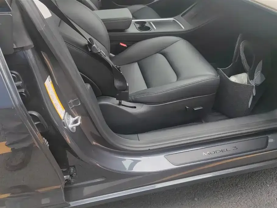 Tesla Model 3 — фото 3