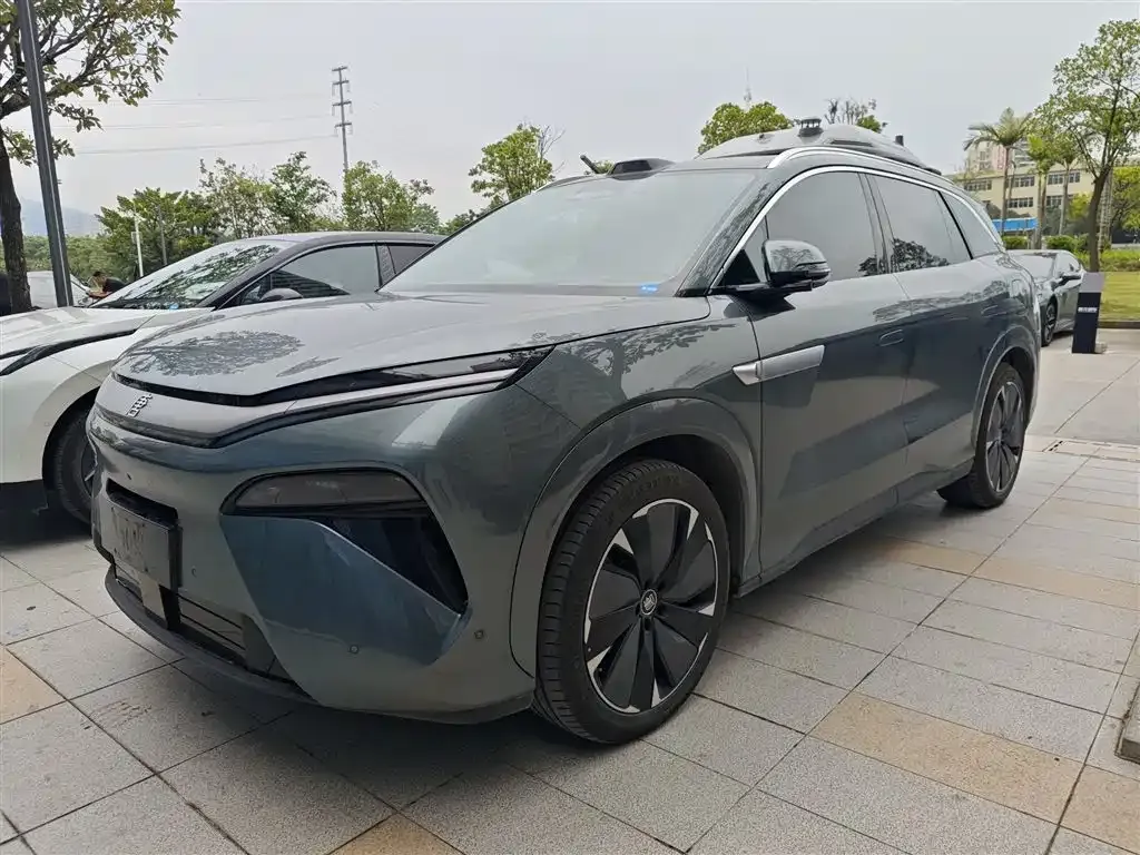 BYD Tang L