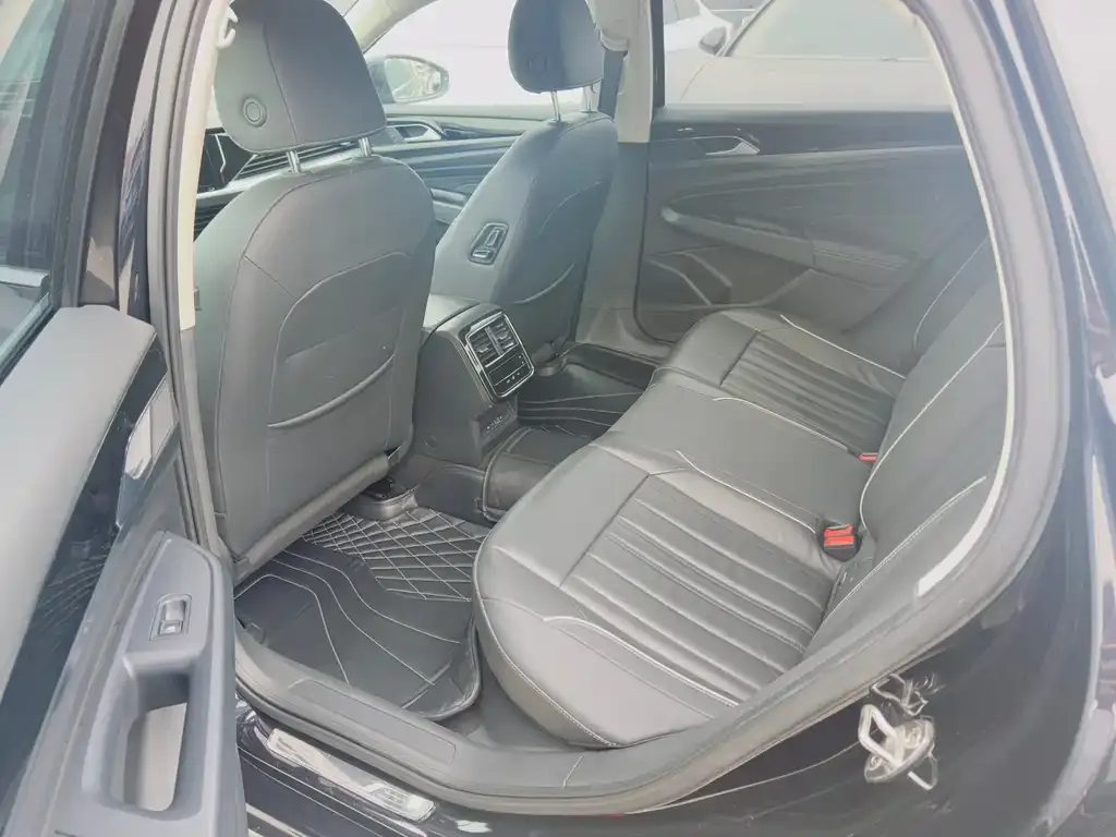 Volkswagen Passat — фото 5