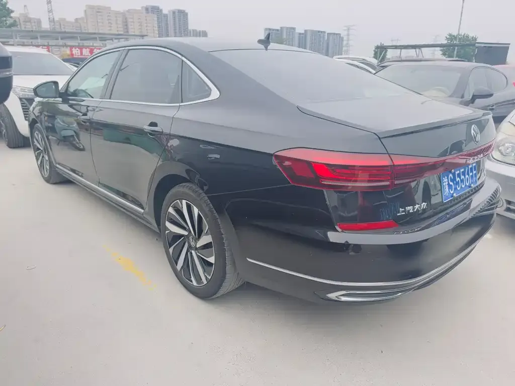 Volkswagen Passat — фото 2