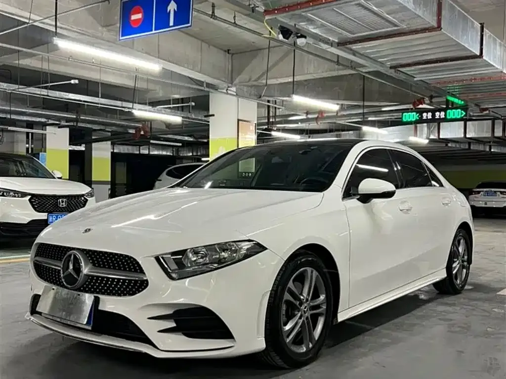 Mercedes-Benz A-Class 2023 из CN, фото 1