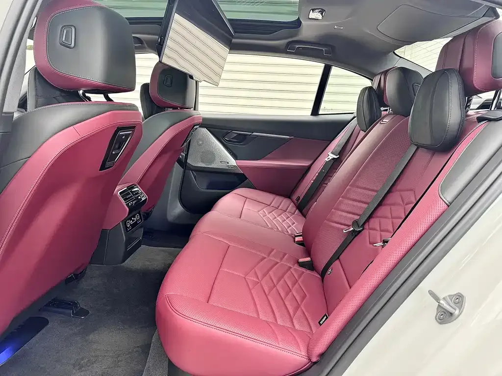 BMW i5 2025 из CN, фото 3