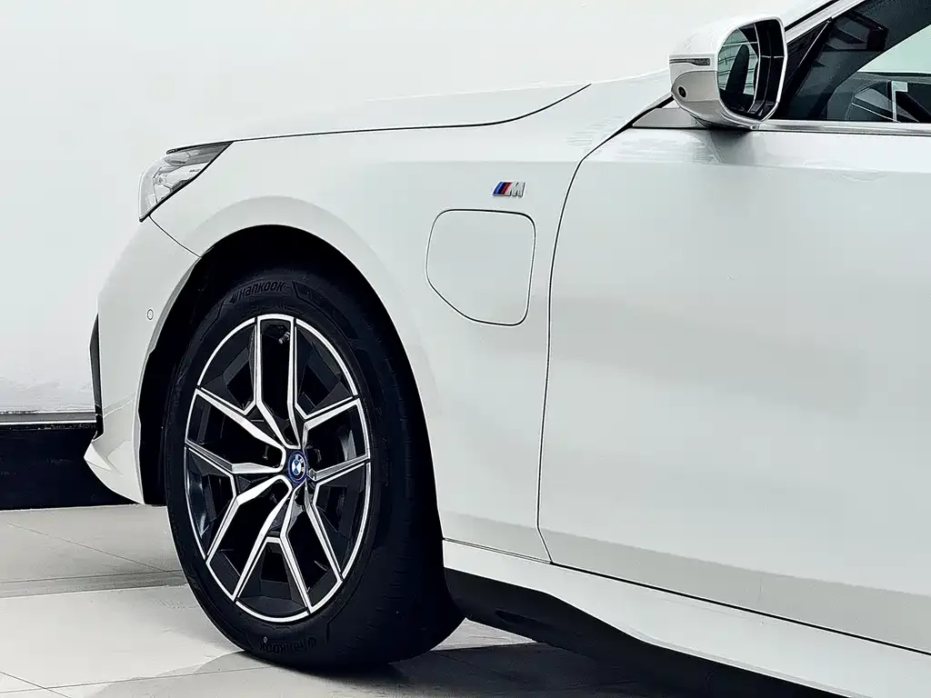BMW i5 2025 из CN, фото 5