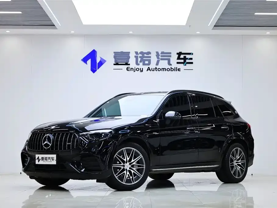 Mercedes-Benz GLC AMG — фото 1