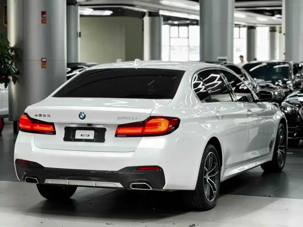 BMW 5 Series — фото 4