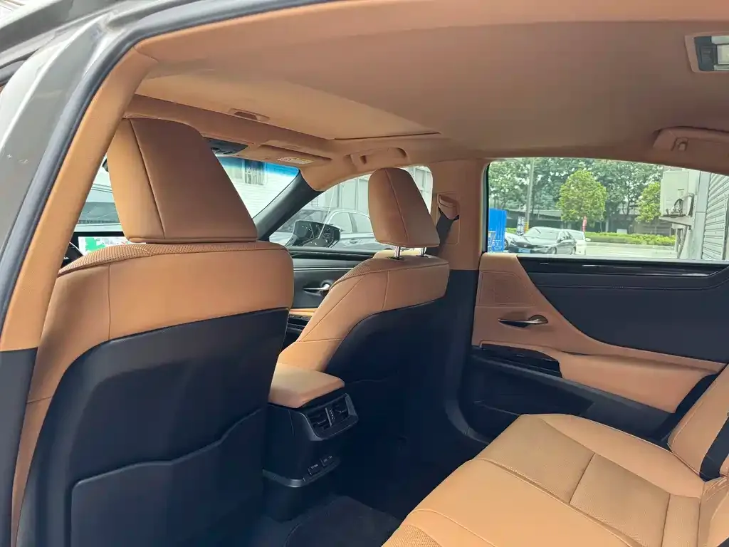 Lexus ES 2024 из CN, фото 5