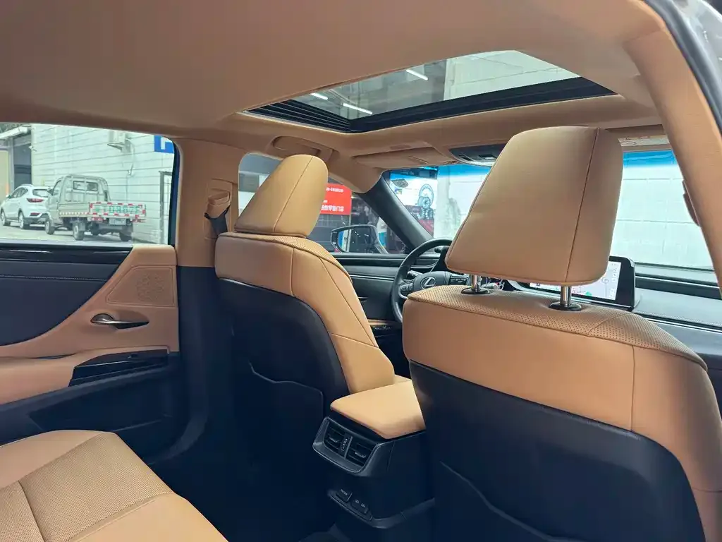 Lexus ES 2024 из CN, фото 3
