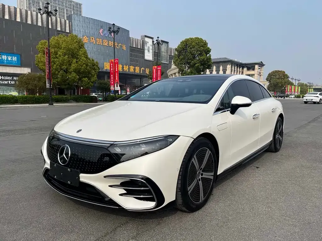 Mercedes-Benz EQS — фото 1