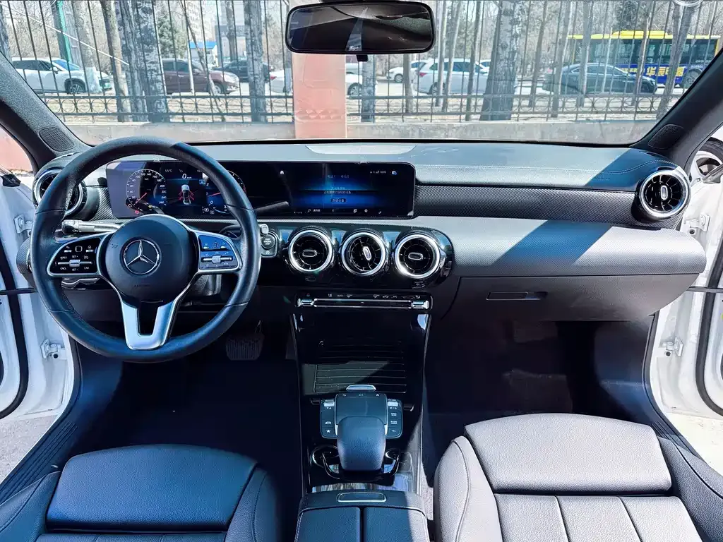 Mercedes-Benz A-Class — фото 7