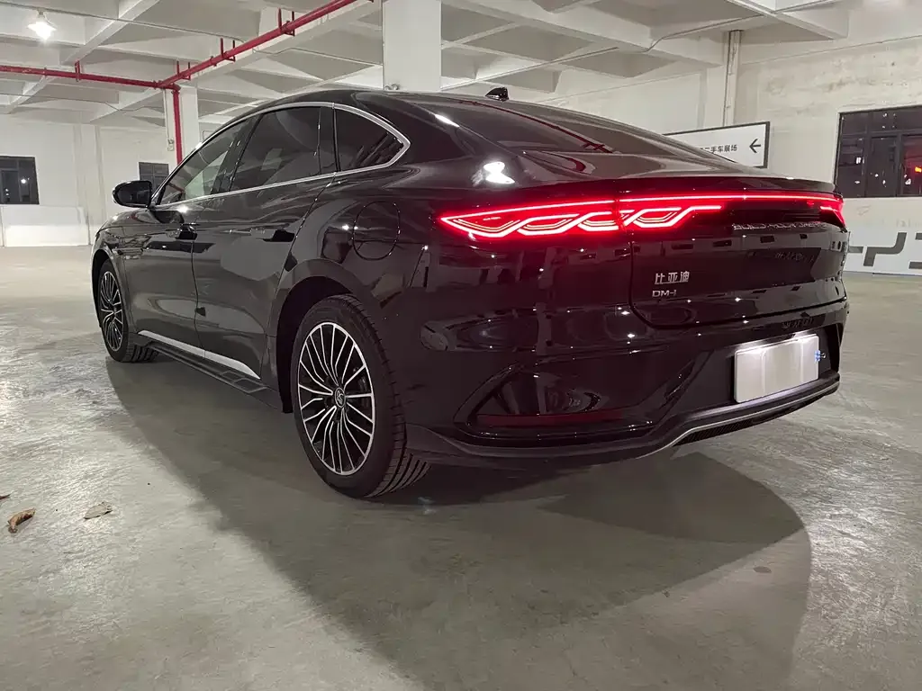 BYD Han — фото 9
