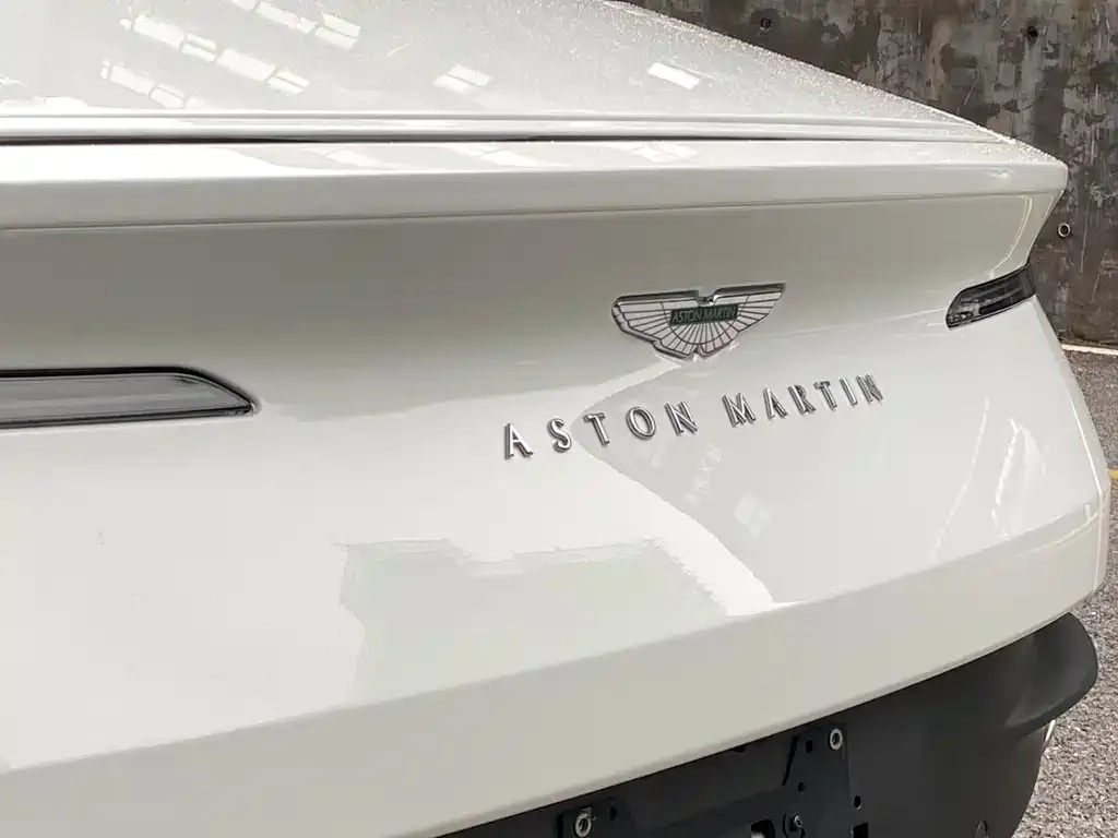 Aston Martin DB11 2022 из CN, фото 5