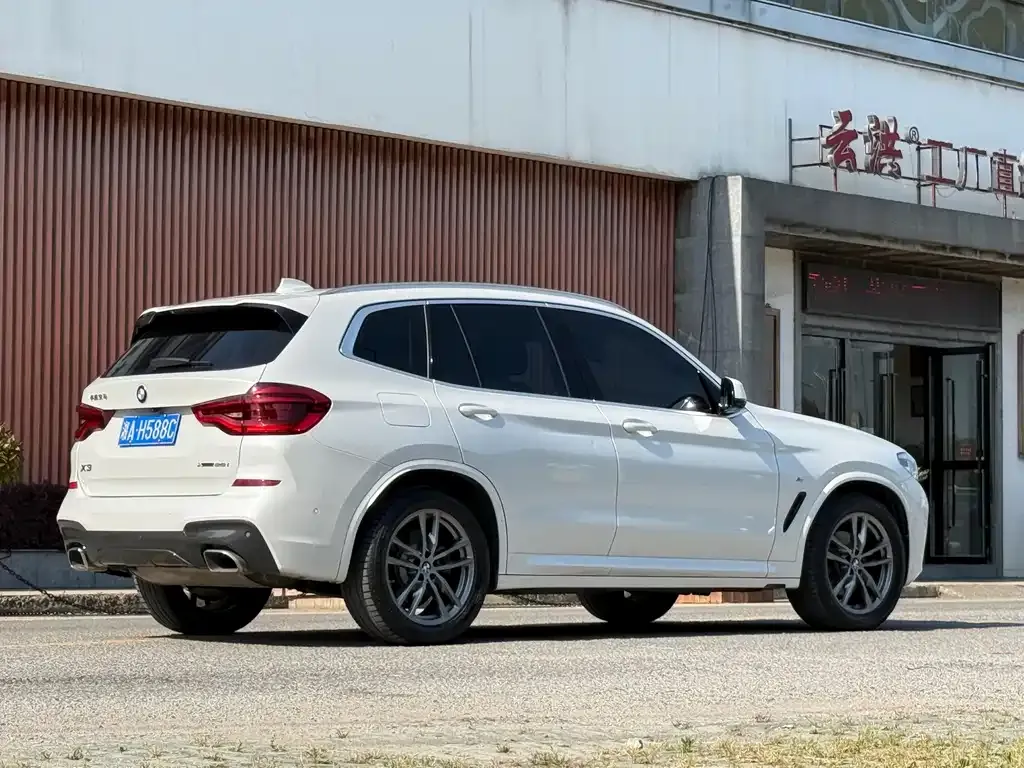BMW X3 — фото 10