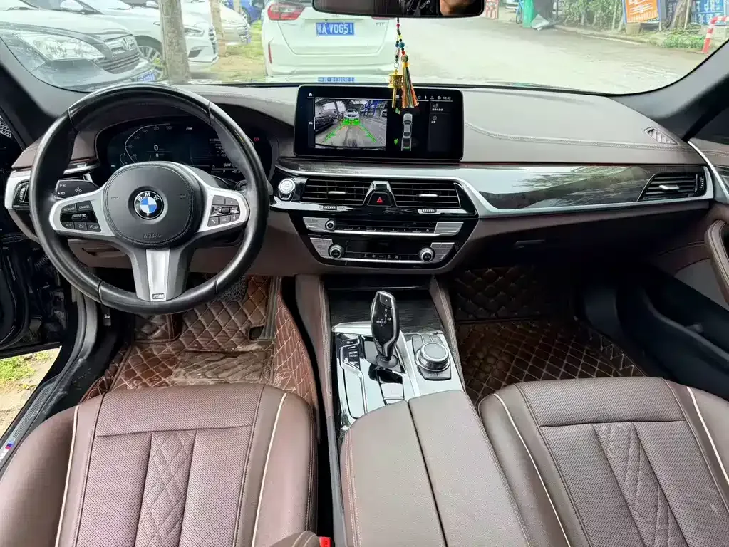 BMW 5 Series — фото 2