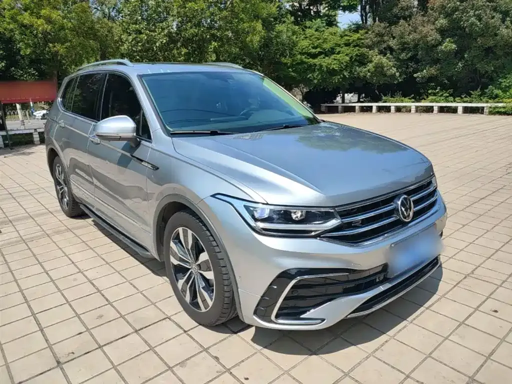 Volkswagen Tiguan L — фото 6