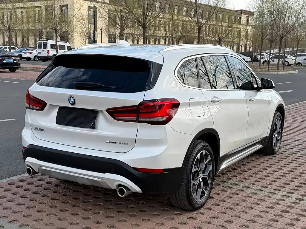 BMW X1 — фото 10