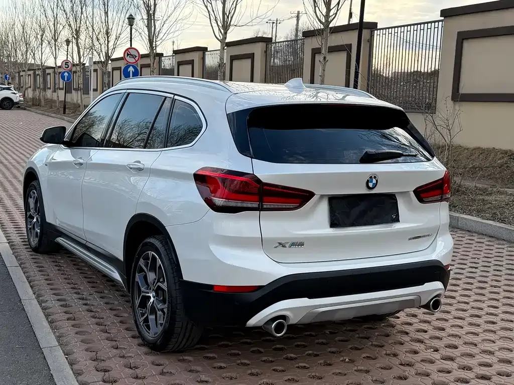 BMW X1 — фото 5