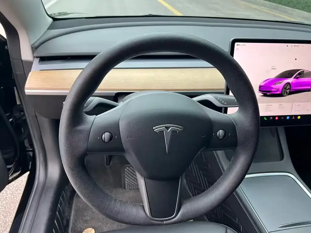 Tesla Model 3 — фото 2