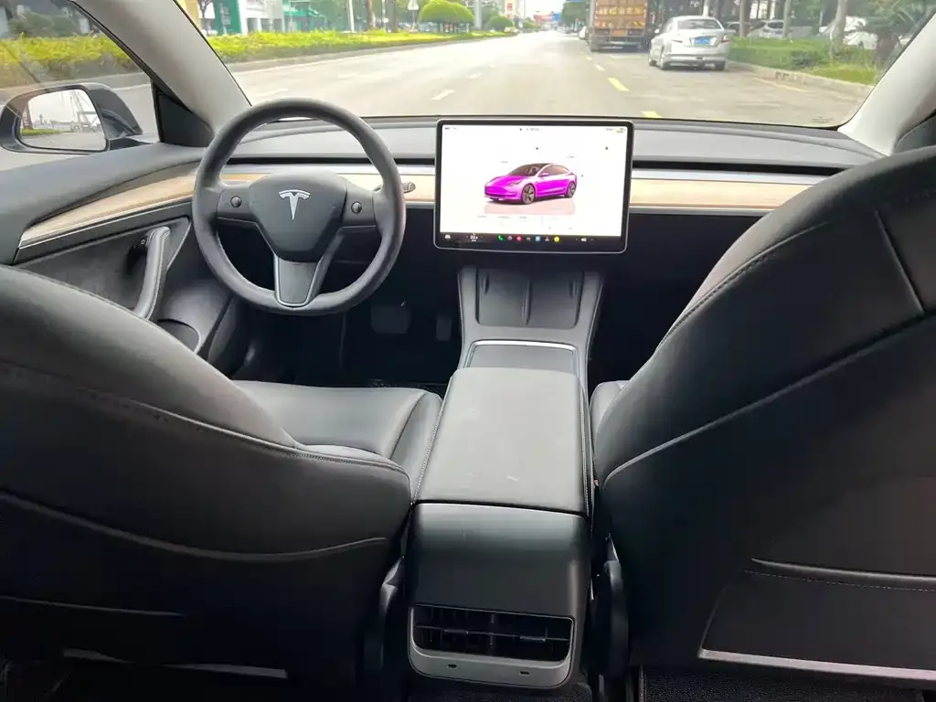 Tesla Model 3 — фото 5