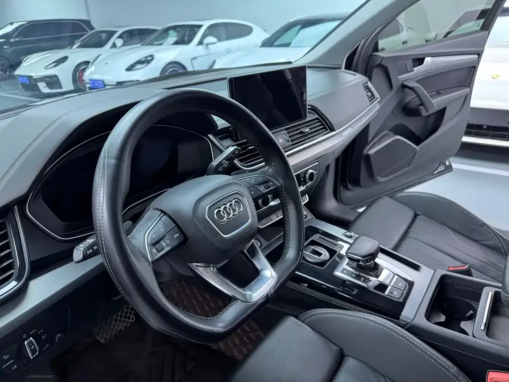 Audi Q5L 2023 из CN, фото 2