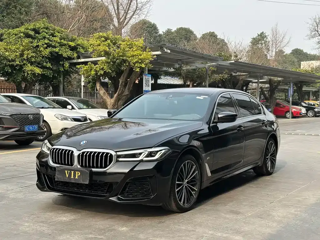 BMW 5 Series — фото 1