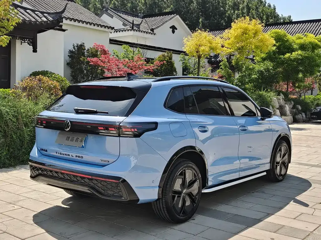 Volkswagen Tiguan L — фото 8