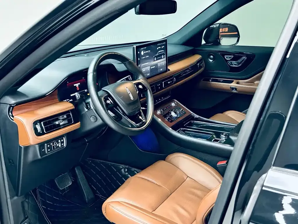 Lincoln Aviator — фото 10