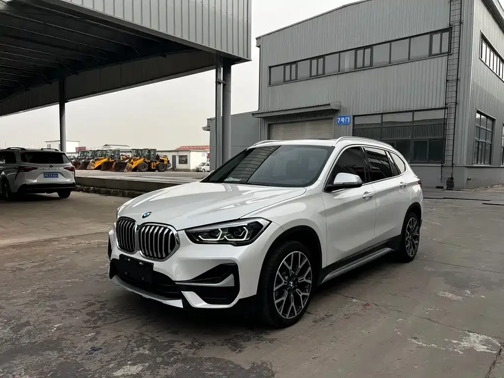 BMW X1 — фото 1